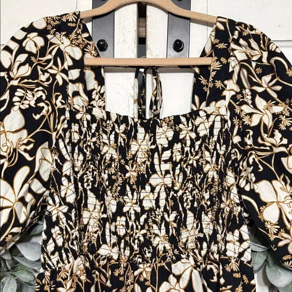 Ava & Viv Smocked Floral Top - Picture 3 of 7